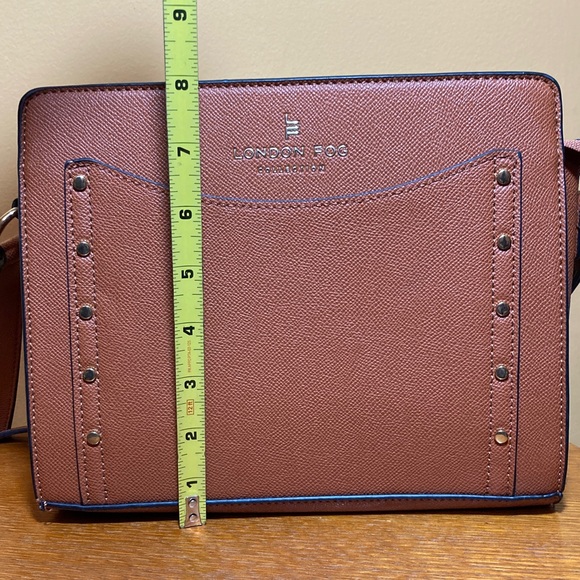 London Fog Tan Crossbody Bag - Picture 9 of 10